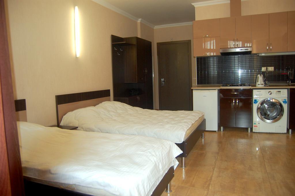 Irina Apartment 1 บาทูมิ ภายนอก รูปภาพ